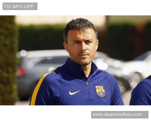 马丁内斯的传奇之路：从默默无闻到世界瞩目的足球明星