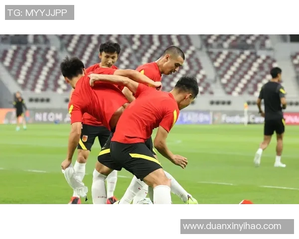 阿曼对阵日本比赛裁判身份揭晓引发关注与讨论